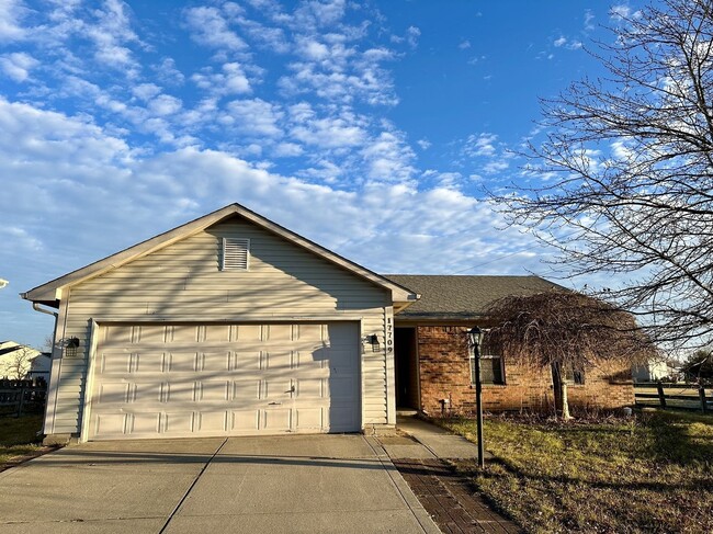 17709 Captiva Way in Noblesville, IN - Foto de edificio - Building Photo