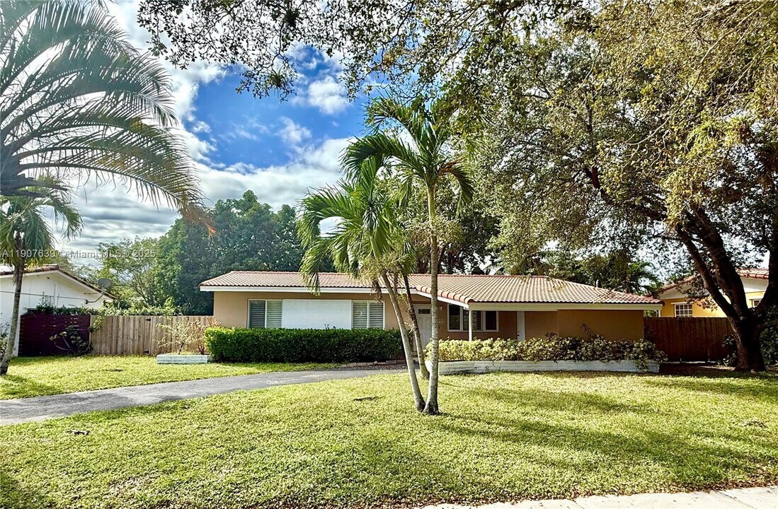 1340 Miami Springs Ave in Miami Springs, FL - Building Photo