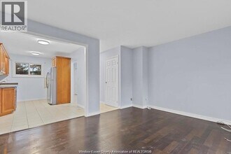 6432 Thornberry Crescent in Windsor, ON - Building Photo - Building Photo