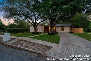 4018 Meadow Ridge St in San Antonio, TX - Building Photo - Building Photo