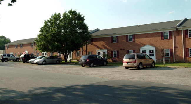 304 S Railroad Ave in Ashland, VA - Building Photo - Building Photo