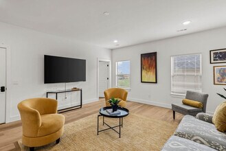 2606 SW Livingston Square in Bentonville, AR - Building Photo - Building Photo