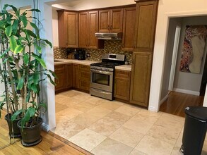 5037 Parkglen Ave in Los Angeles, CA - Building Photo - Building Photo