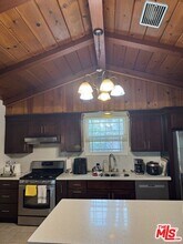 8936 Balboa Blvd in Los Angeles, CA - Building Photo - Building Photo