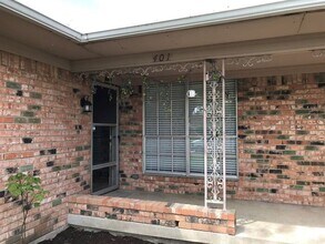 401 Tiffany Trail in Richardson, TX - Building Photo - Building Photo