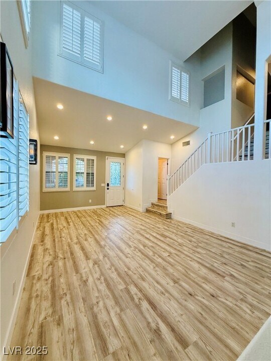 777 Valley Rise Dr in Henderson, NV - Building Photo