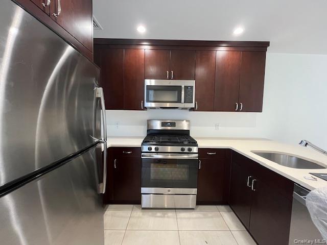 1 Kirkwood Rd in Port Washington, NY - Building Photo - Building Photo
