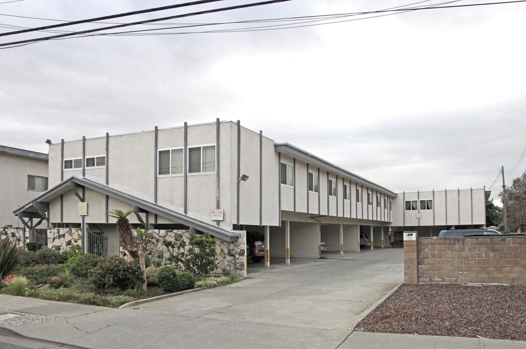 21691 Montgomery St in Hayward, CA - Building Photo