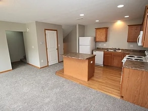 3120 SW Sharmin Ln in Ankeny, IA - Building Photo - Building Photo