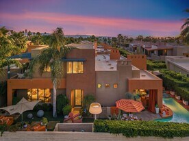 901 Alejo Vista in Palm Springs, CA - Building Photo