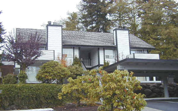 34210 1st Pl S in Federal Way, WA - Foto de edificio