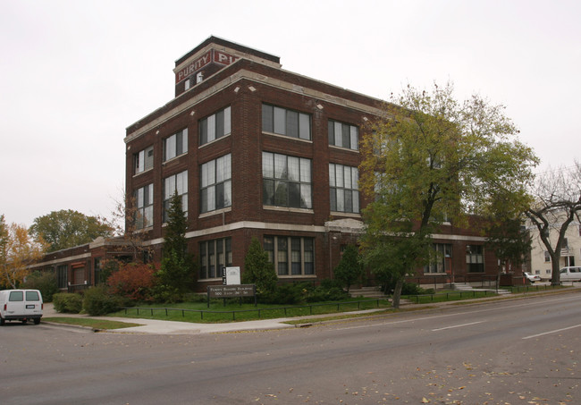 500 E 36th St in Minneapolis, MN - Foto de edificio - Building Photo