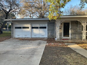 515 Cave Ln in San Antonio, TX - Building Photo - Building Photo