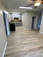 105 S 3rd St in Sanger, TX - Building Photo - Building Photo