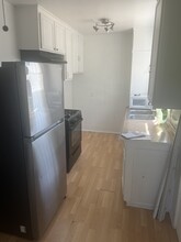 2575 S Barrington Ave in Los Angeles, CA - Building Photo - Building Photo