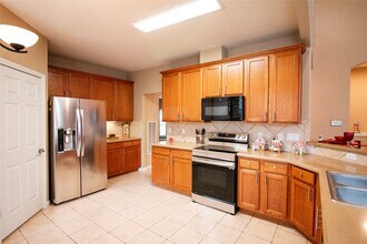 3318 Shadow Crest Ct in Montgomery, TX - Building Photo - Building Photo