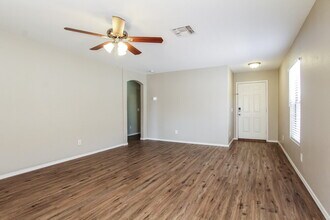 11249 W Phillip Jacob Dr in Surprise, AZ - Foto de edificio - Building Photo