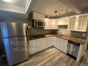 22 S Meade St in Portland, OR - Building Photo - Building Photo