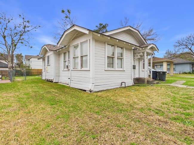 408 Fairview Ave in College Station, TX - Building Photo - Building Photo