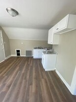 381 E 152nd St in Cleveland, OH - Building Photo