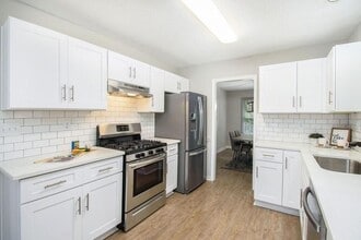 140 Crabtree Dr in Roswell, GA - Building Photo - Building Photo