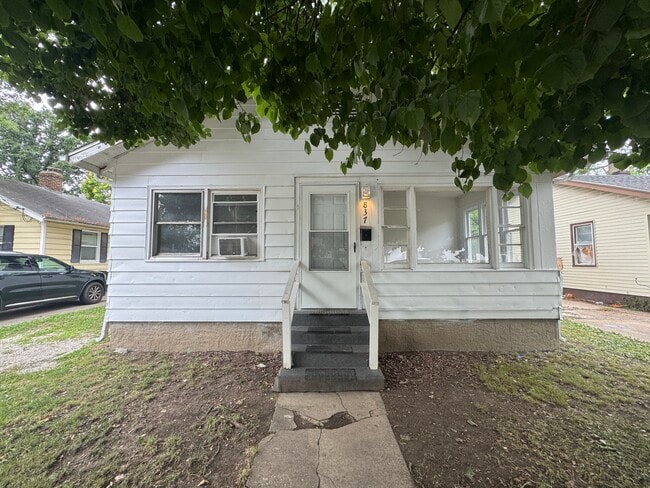 837 S Belmont Ave in Decatur, IL - Building Photo - Building Photo
