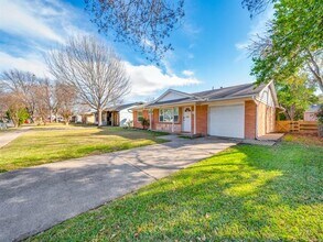 3136 Colchester Dr in Farmers Branch, TX - Building Photo - Building Photo