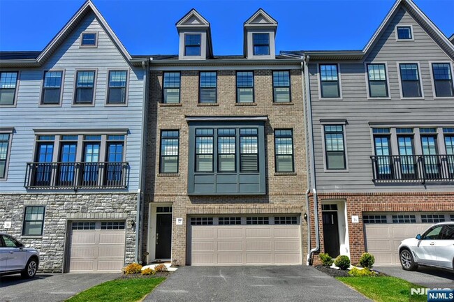 property at 32 Cinnamon Dr