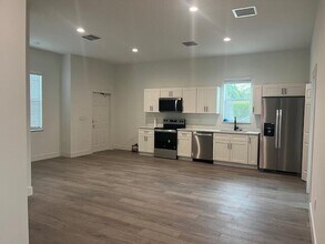 2899 SE Amherst St in Stuart, FL - Building Photo - Building Photo