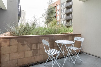 2333 Calle Del Mundo in Santa Clara, CA - Foto de edificio - Building Photo