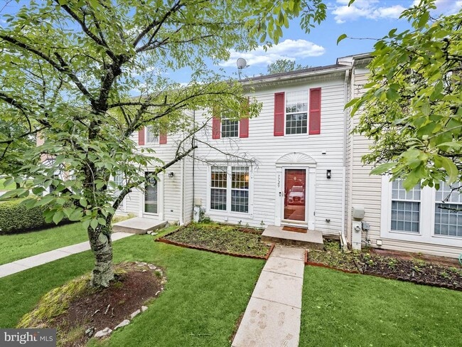 property at 7729 Patuxent Oak Ct