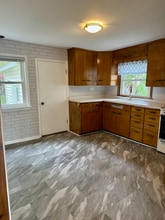 1817 Lewis St in Marinette, WI - Building Photo - Building Photo
