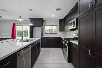 20247 Kinzie St in Los Angeles, CA - Building Photo - Building Photo