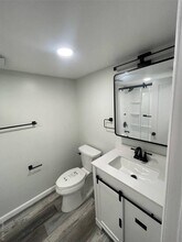 160 Massachusetts Ave in Bay Shore, NY - Building Photo - Building Photo