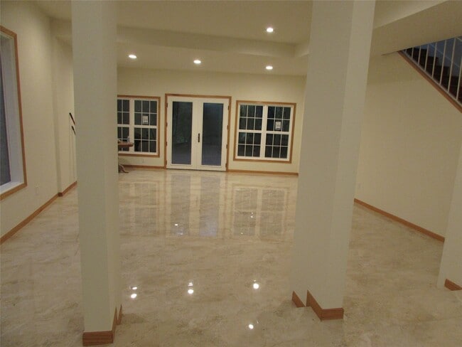 property at 201 Vanderpool Ln