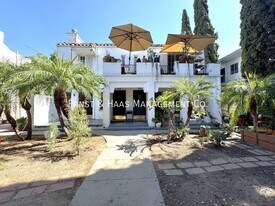 528 N Kenmore Ave in Los Angeles, CA - Building Photo