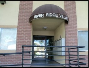 River Ridge Villas in Simi Valley, CA - Building Photo - Building Photo