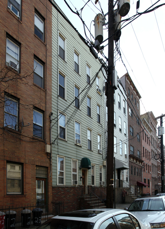 229 Clinton St in Hoboken, NJ - Building Photo - Building Photo