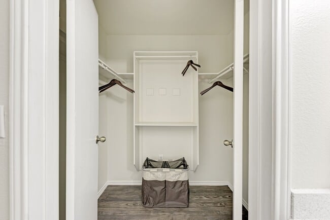 605 Masterson Pass, Unit 1335 in Austin, TX - Building Photo - Building Photo