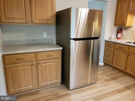 423 Saw Mill Ct in Norristown, PA - Building Photo