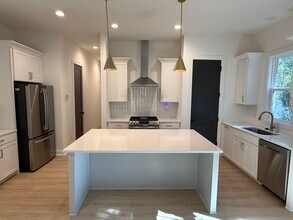 612 Ambassador St in Charlotte, NC - Building Photo - Building Photo