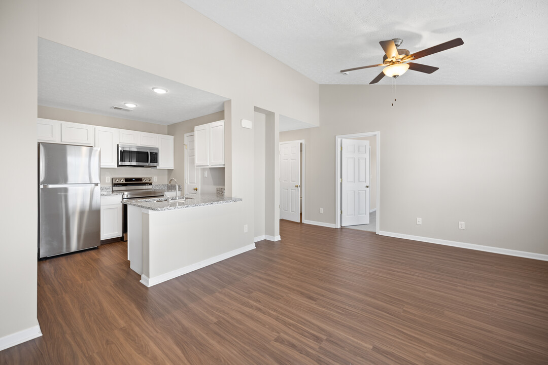 Emerald Lakes in Beavercreek, OH - Building Photo