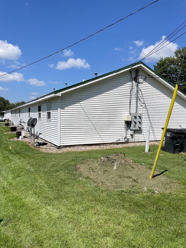 311 NW 2nd St in Casey, IL - Building Photo - Building Photo