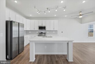 148 Huntwell W Ave in Ranson, WV - Building Photo - Building Photo