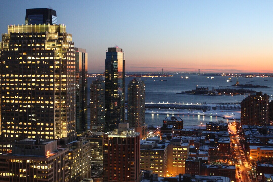 88 MORGAN St in Jersey City, NJ - Building Photo