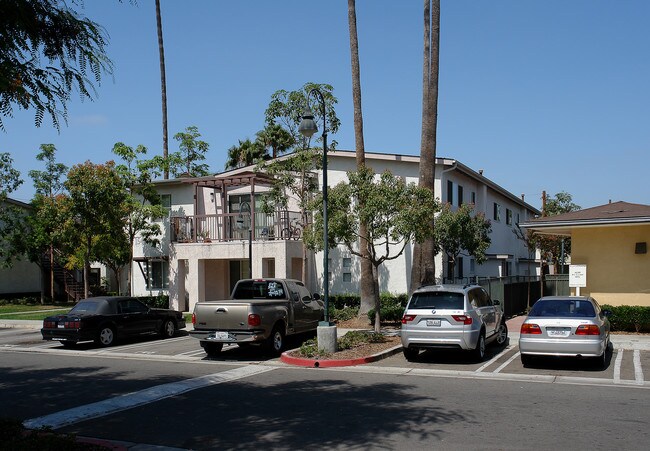 1545 S Calle Del Mar in Anaheim, CA - Building Photo - Building Photo