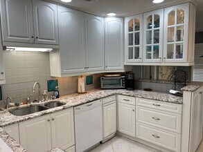 73 Skull Creek Dr in Hilton Head Island, SC - Building Photo - Building Photo