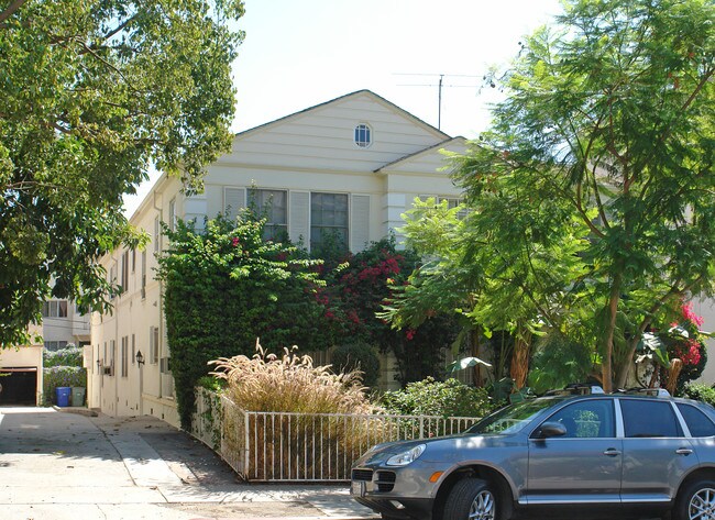 1120-1124 Hacienda Pl in West Hollywood, CA - Building Photo - Building Photo