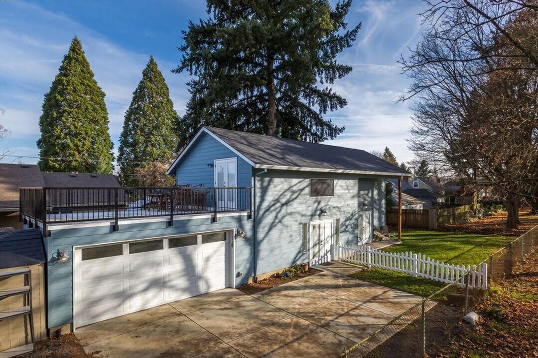 7226 N Westanna Ave, Unit B in Portland, OR - Building Photo