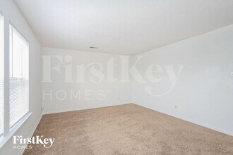 9127 Stones Bluff Ln in Indianapolis, IN - Foto de edificio - Building Photo